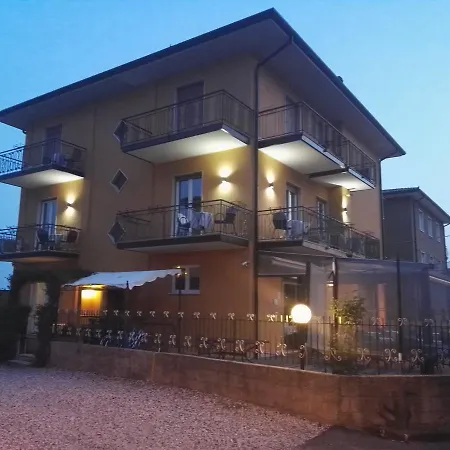 Alessio Apartment *